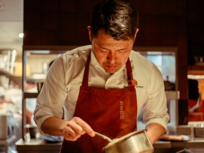 Japón y la historia personal del chef Naoyuki Haginoya inspiran las 25 nuevas propuestas con las que Nomo renueva el 30% de su carta